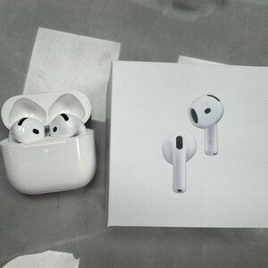 Apple Airpods 4 with ANC(Active Noise Cancellation)